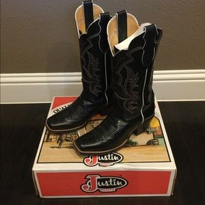 Women’s Justin Black Italian western Boots